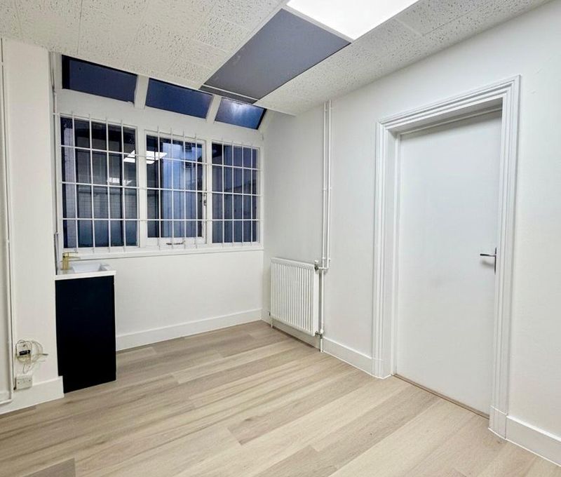 11 Welbeck Street 11 Welbeck Street, Greater London - Image 4