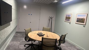 Hire Meeting Rooms By The Hour | x+why