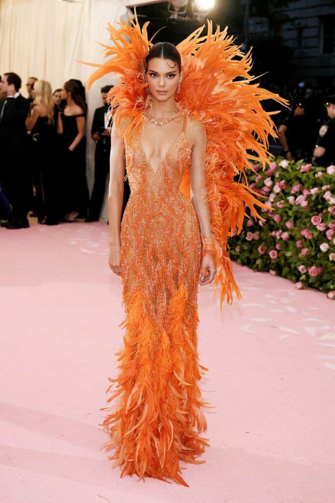 TheUrbanManiac Kendall feather 683x1024 1 igqDx U s