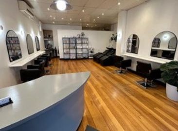 Hair Salon In Croydon Urgent Sale