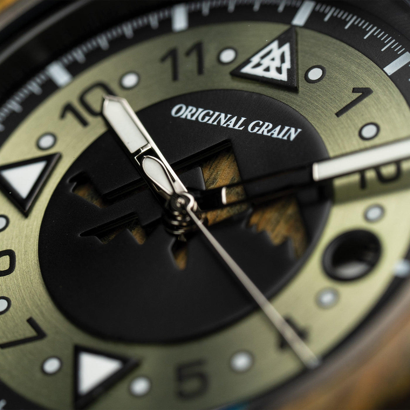 Andes Palo Santo Gunmetal Mountain Range 43mm