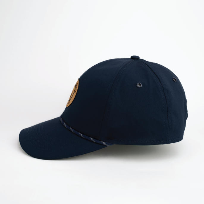 Marineblauer und hellbrauner Wildlederhut mit Originalnarbung