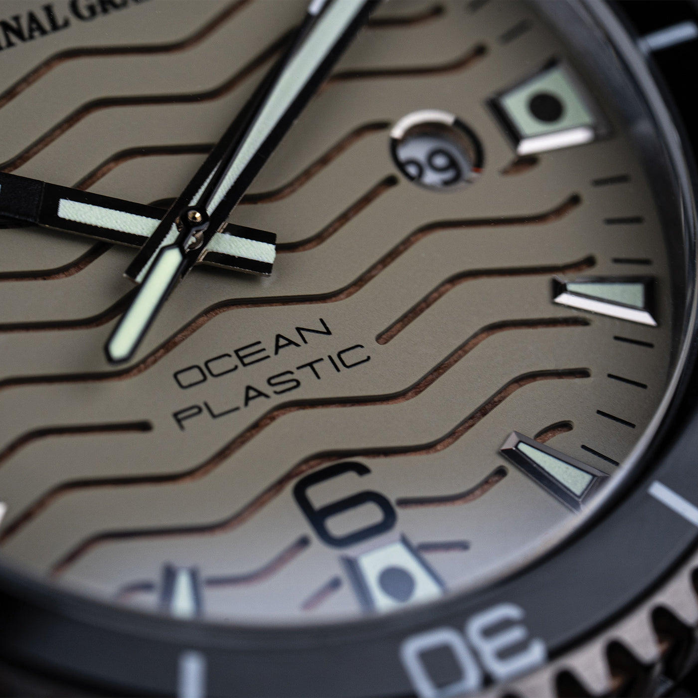 Mahagoni Gunmetal Ocean Plastic Taucher 44mm