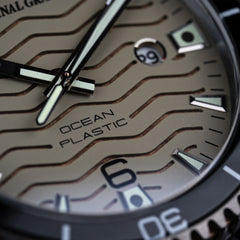 Mahagoni Gunmetal Ocean Plastic Taucher 44mm