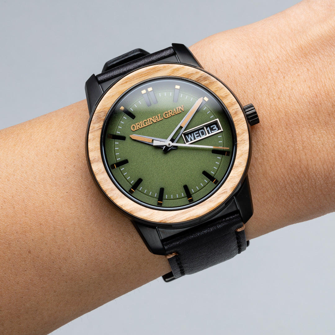 Oak Black Leather Womens Barrel Leather 42mm