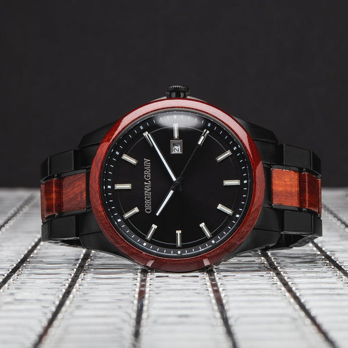 Side view of the Roseewood Black Classic 43mm by Original Grain