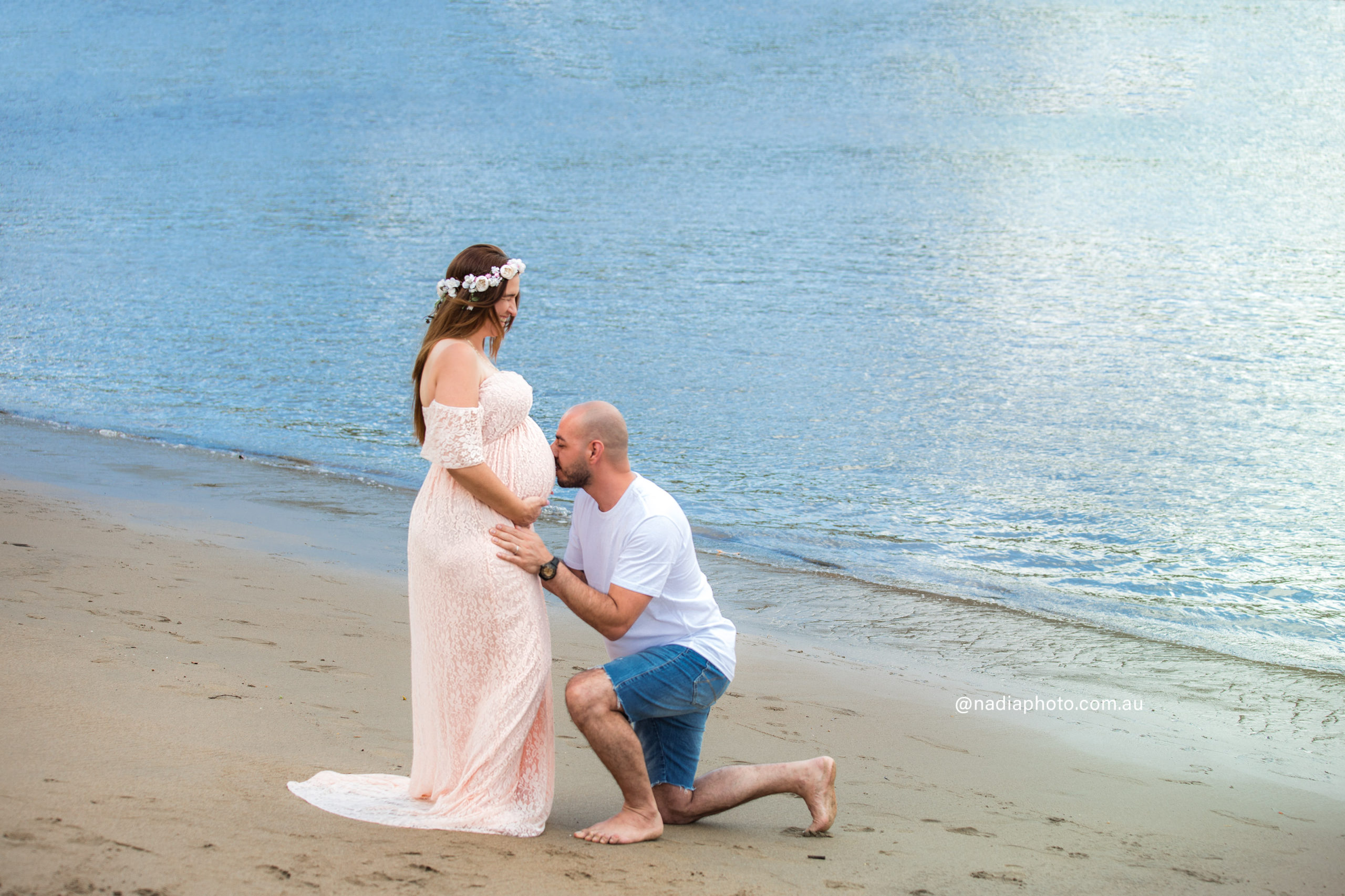 MATERNITY SHOOT ON KANGAROO POINT