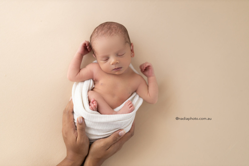 newborn photographer brisbane by Nadia Photo