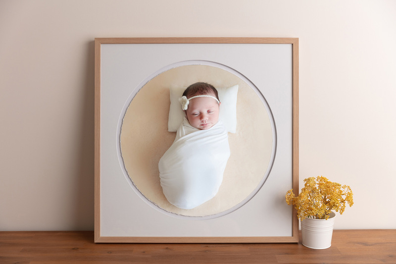 newborn photographer brisbane by Nadia Photo