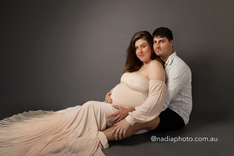 maternity photographer brisbane by Nadia Photo