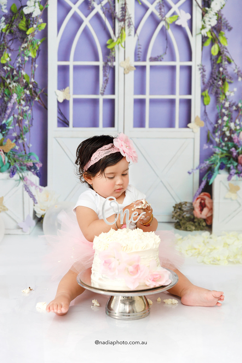 cakesmash photography, cakesmash photoshoot by Nadia Photo