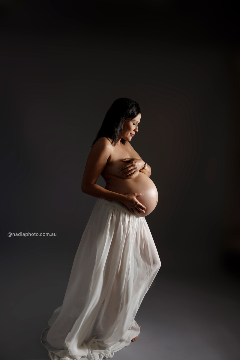 maternity photographer brisbane by Nadia Photo