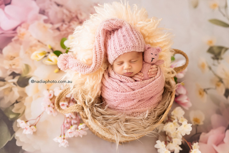 newborn photographer brisbane by Nadia Photo