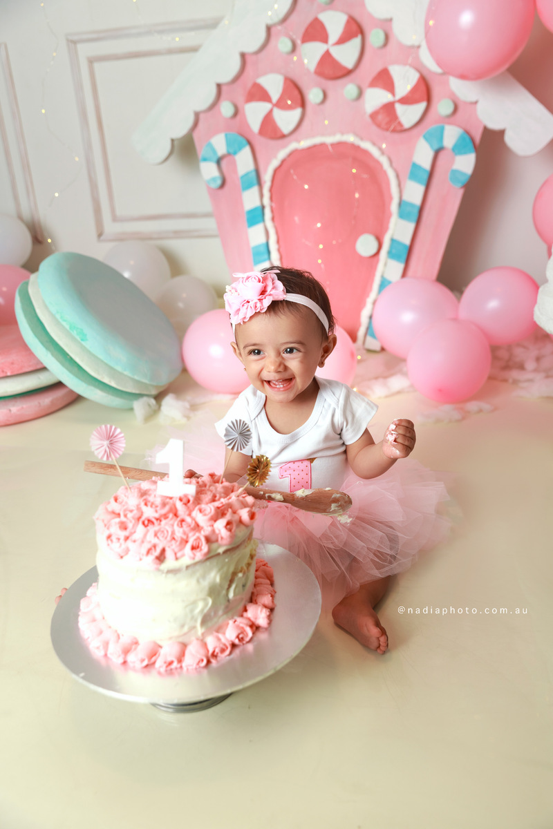 cakesmash photography, cakesmash photoshoot by Nadia Photo