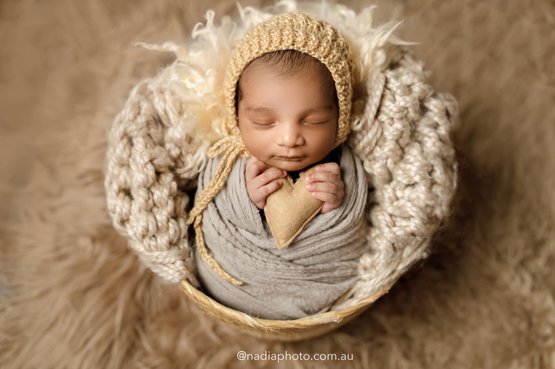 newborn photographer brisbane by Nadia Photo