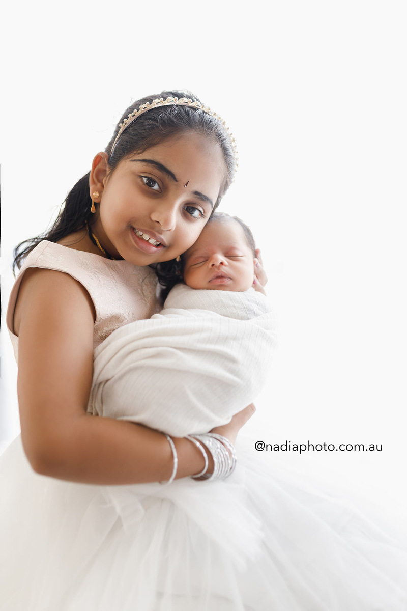 newborn photographer brisbane by Nadia Photo