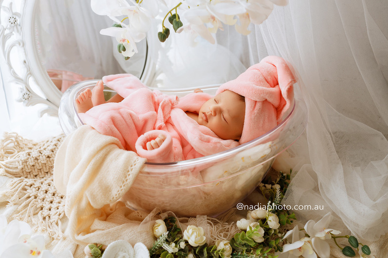 newborn photographer brisbane by Nadia Photo