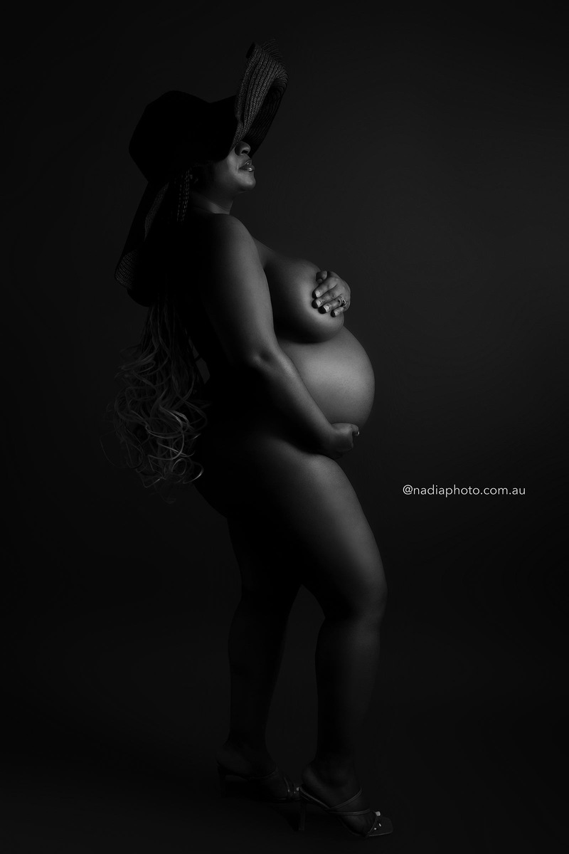 maternity photographer brisbane by Nadia Photo