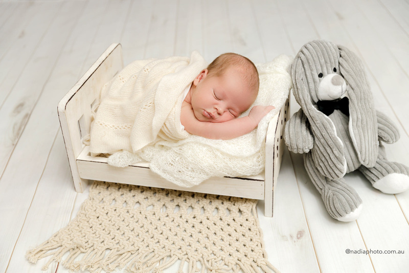 newborn photographer brisbane by Nadia Photo