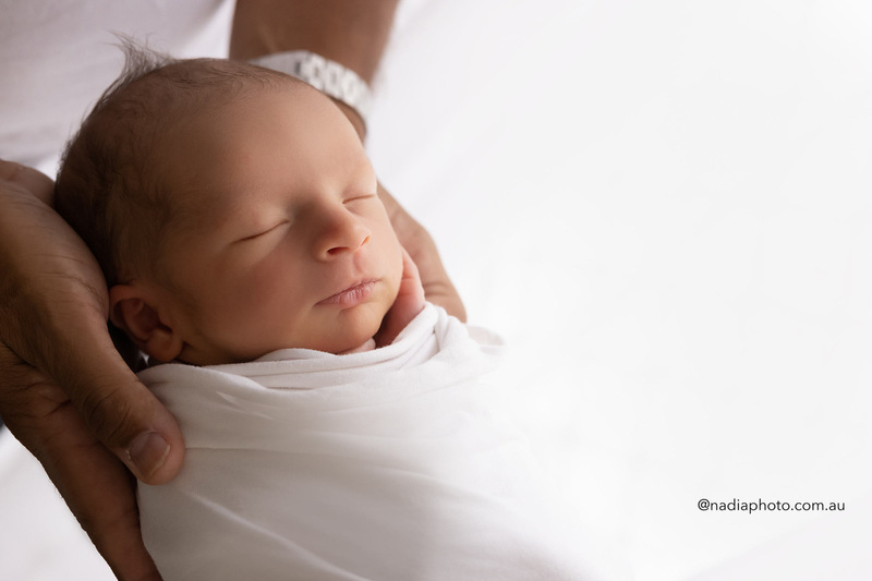 newborn photographer brisbane by Nadia Photo