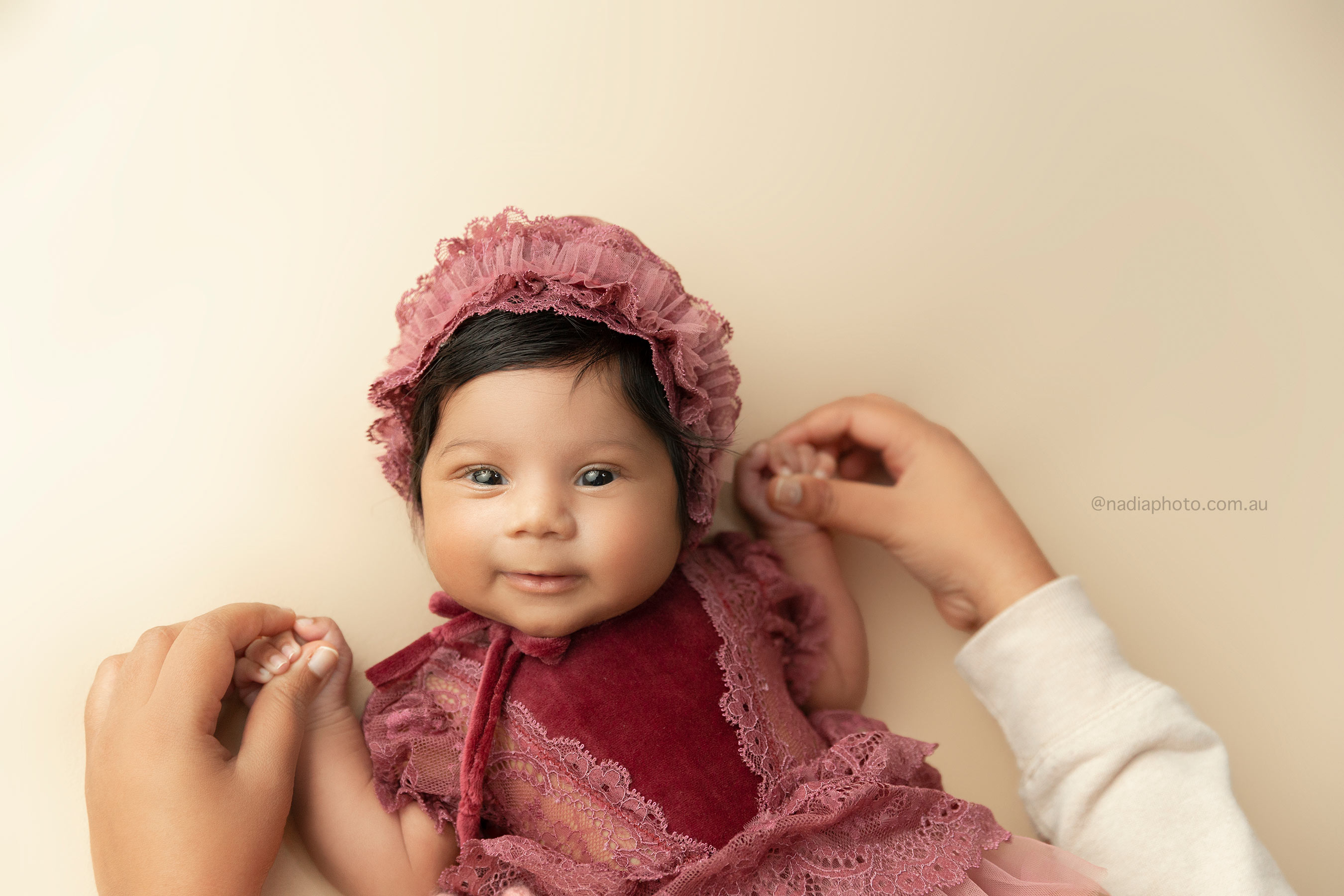 Newborn photoshoot with family in Brisbane 