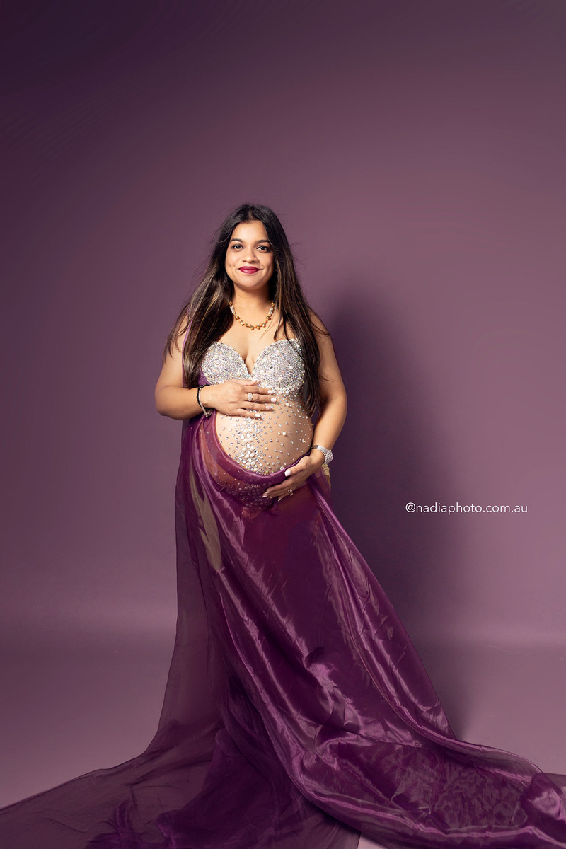 maternity photographer brisbane by Nadia Photo