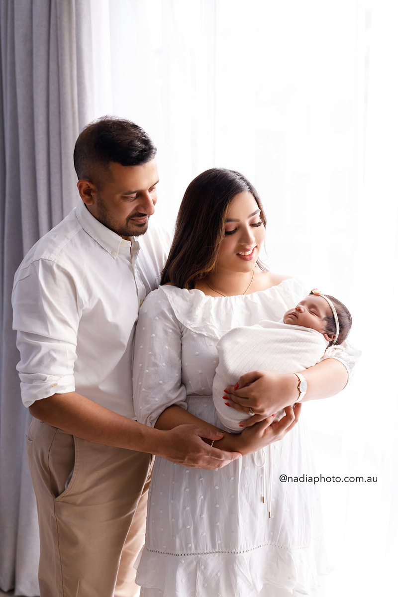 newborn photographer brisbane by Nadia Photo