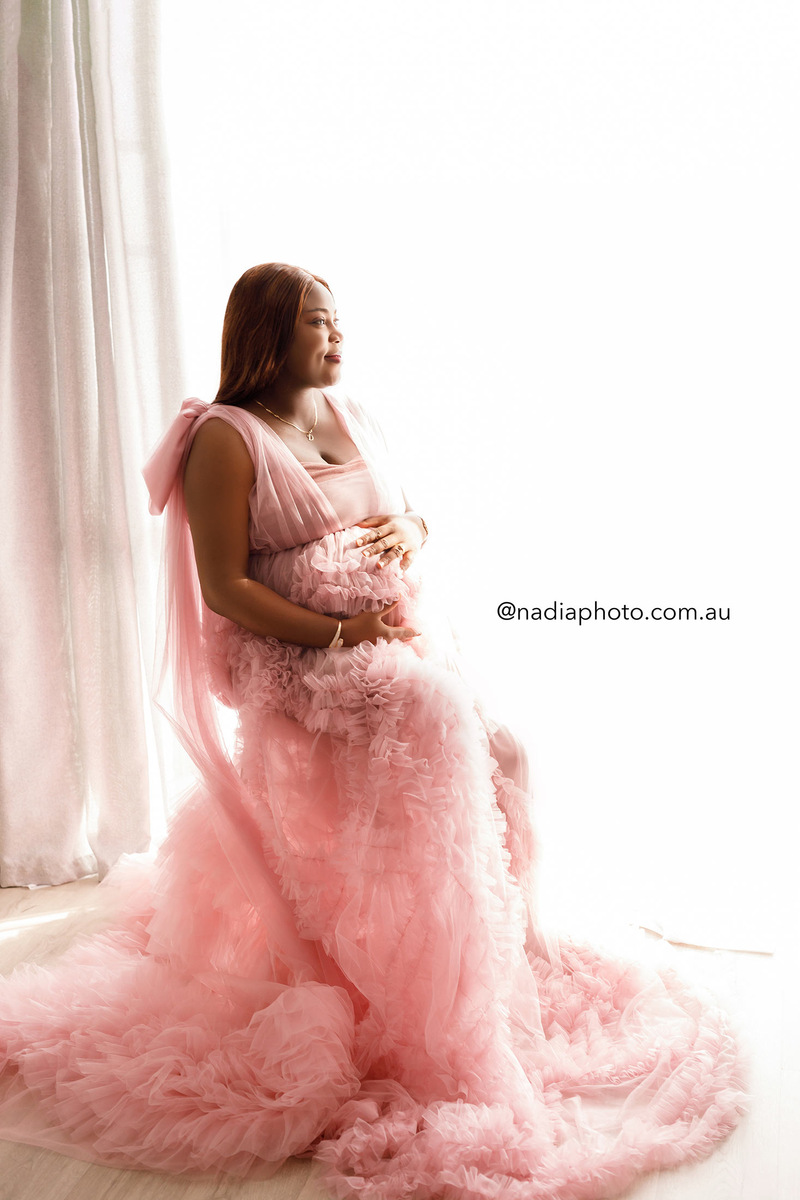 maternity photographer brisbane by Nadia Photo