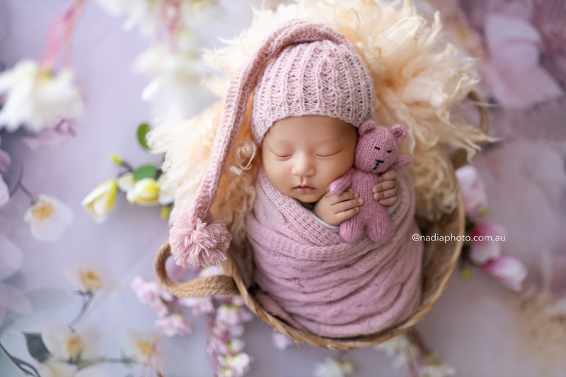 newborn photographer brisbane by Nadia Photo