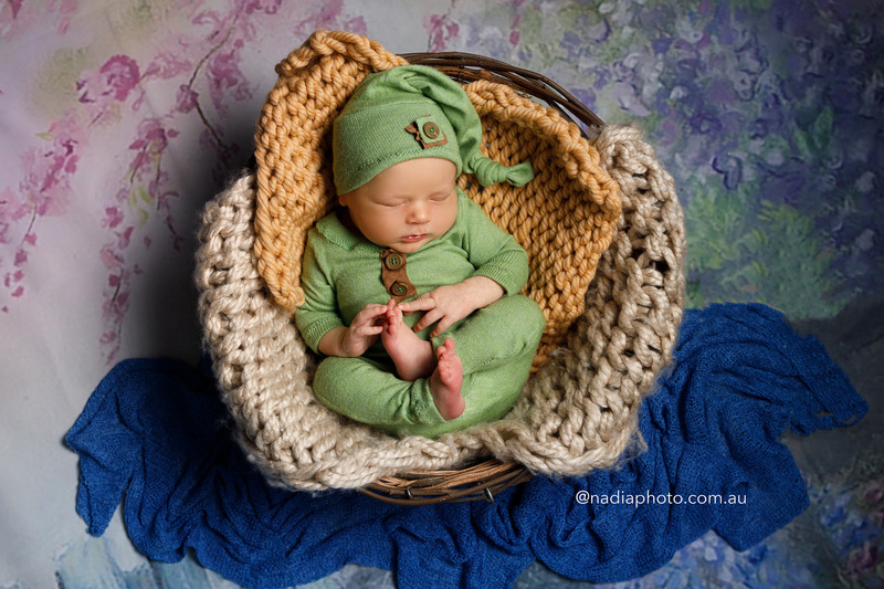 newborn photographer brisbane by Nadia Photo