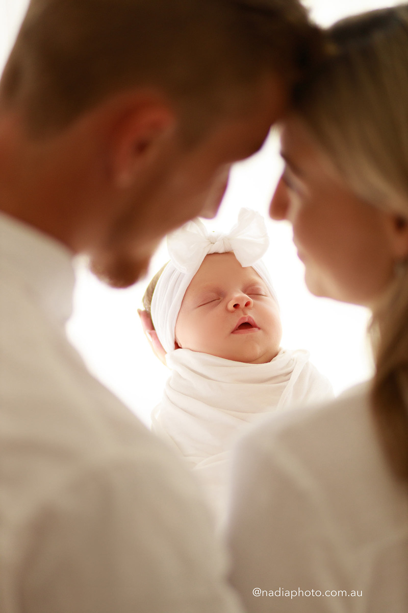 newborn photographer brisbane by Nadia Photo