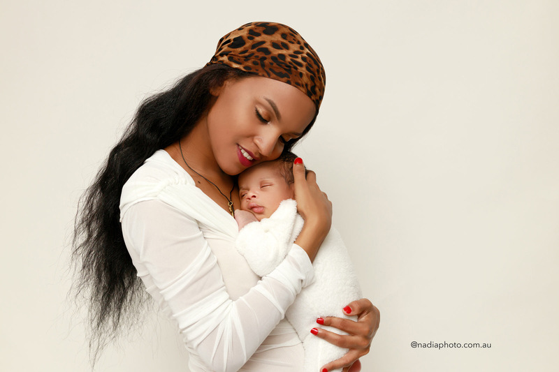 newborn photographer brisbane by Nadia Photo