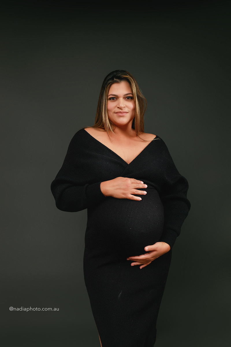 maternity photographer brisbane by Nadia Photo