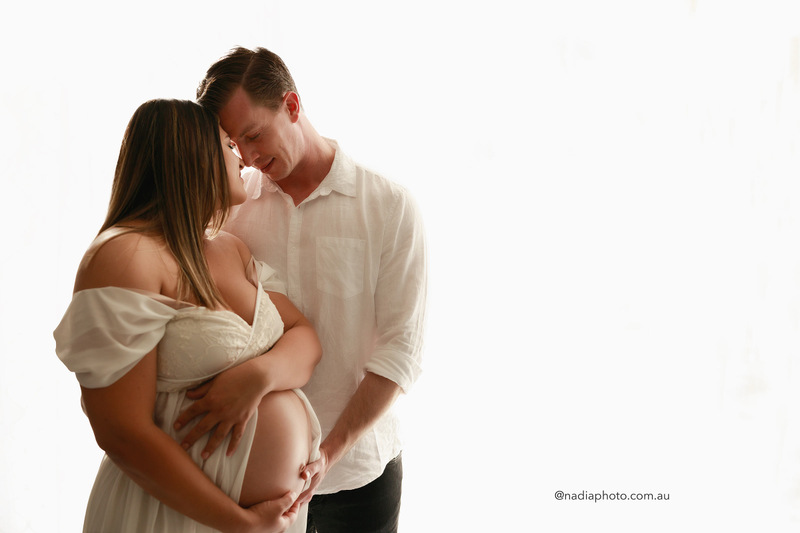 maternity photographer brisbane by Nadia Photo