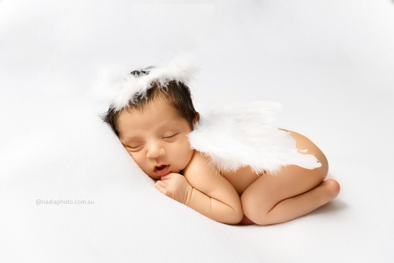 newborn photographer brisbane by Nadia Photo