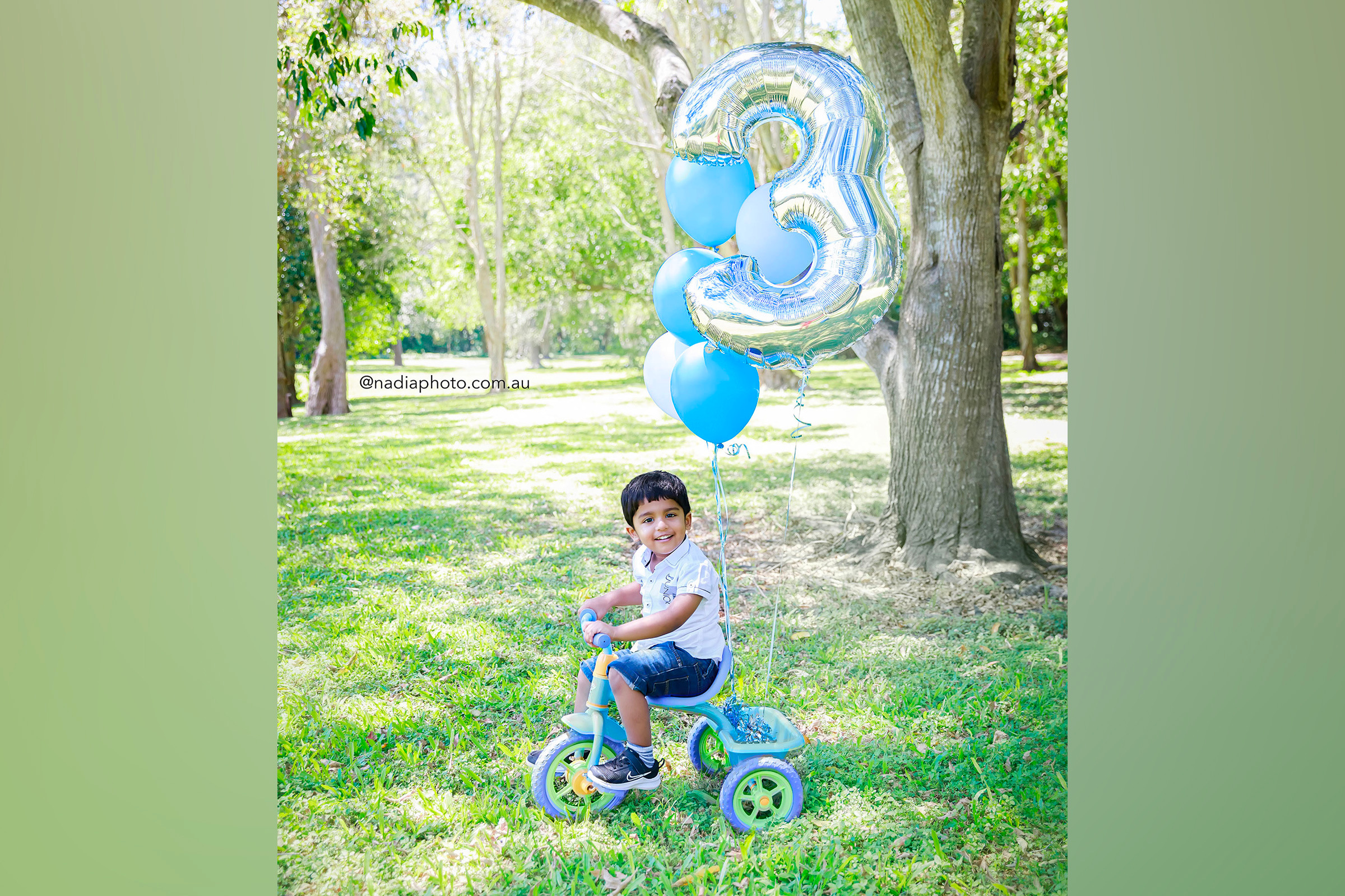 Three years birthday photoshoot with family