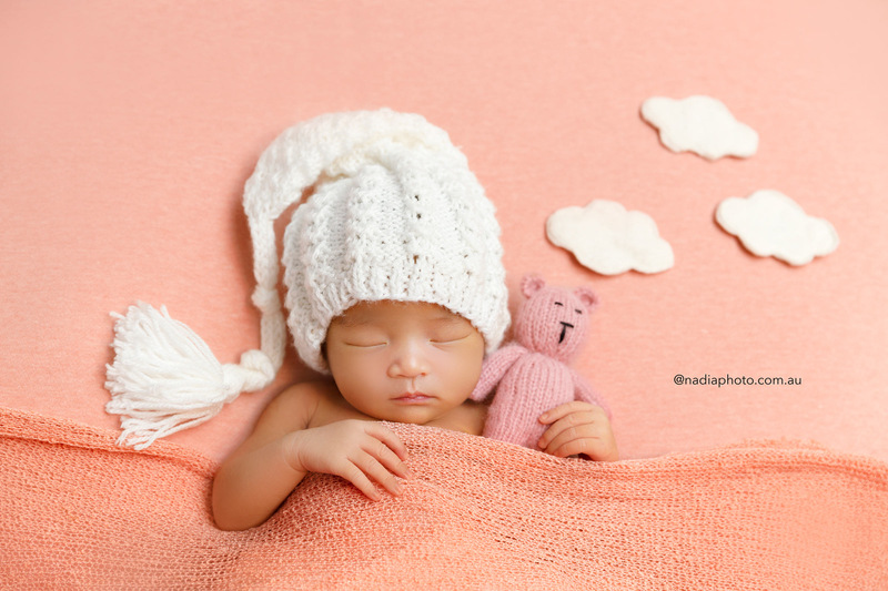 newborn photographer brisbane by Nadia Photo