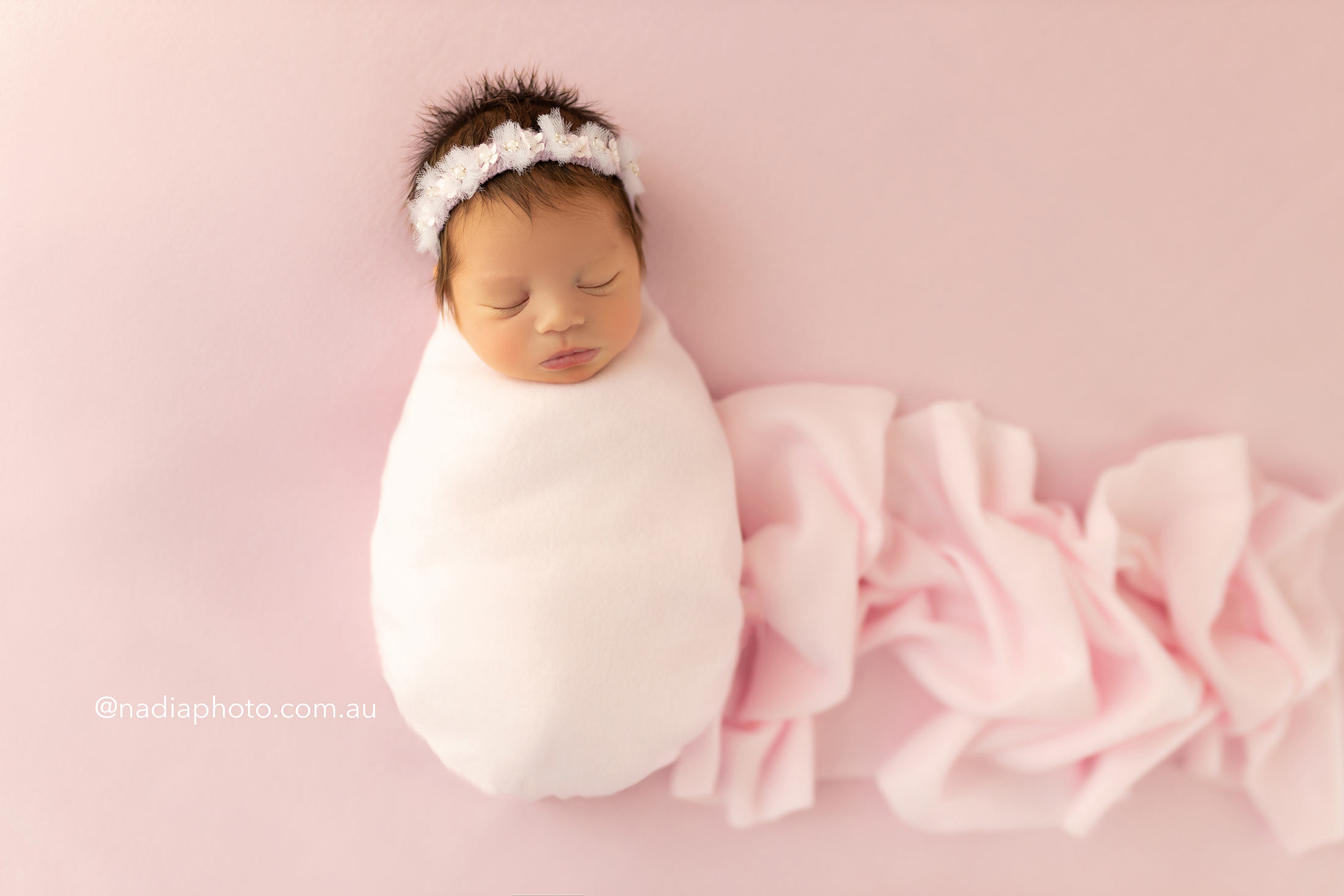 Newborn photographer in Brisbane Logan