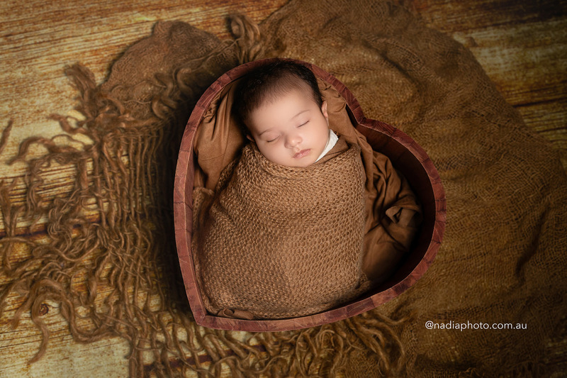 newborn photographer brisbane by Nadia Photo