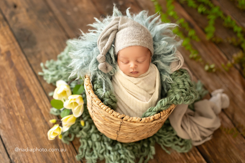 newborn photographer brisbane by Nadia Photo