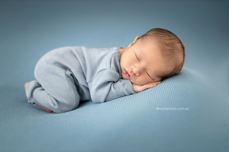 newborn photographer brisbane by Nadia Photo