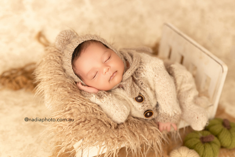 newborn photographer brisbane by Nadia Photo