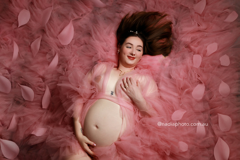 maternity photographer brisbane by Nadia Photo
