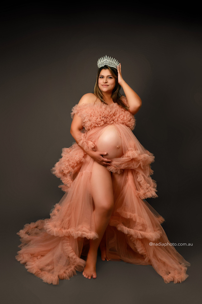 maternity photographer brisbane by Nadia Photo