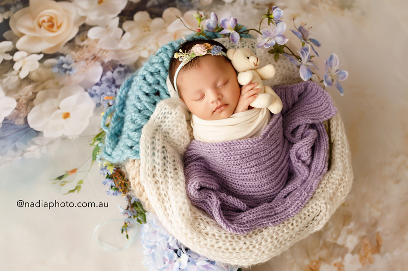 newborn photographer brisbane by Nadia Photo