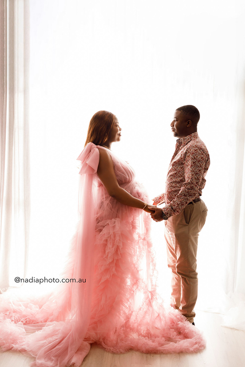 maternity photographer brisbane by Nadia Photo