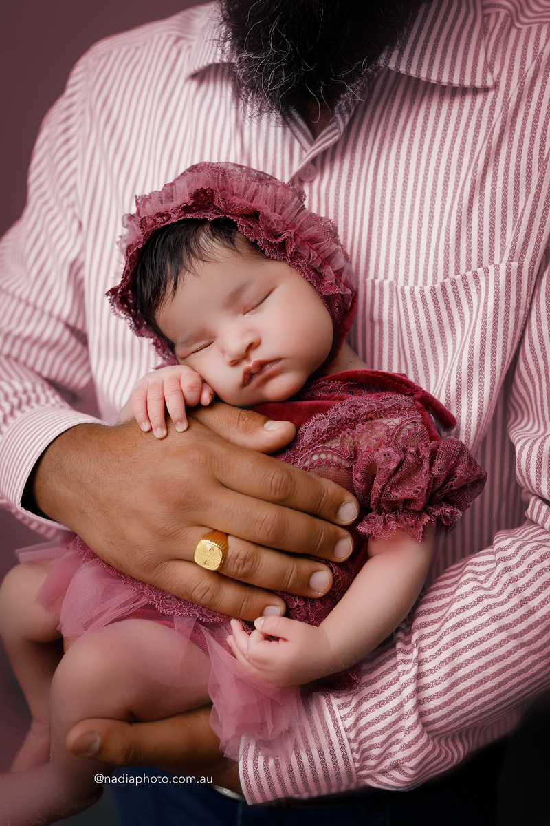 newborn photographer brisbane by Nadia Photo