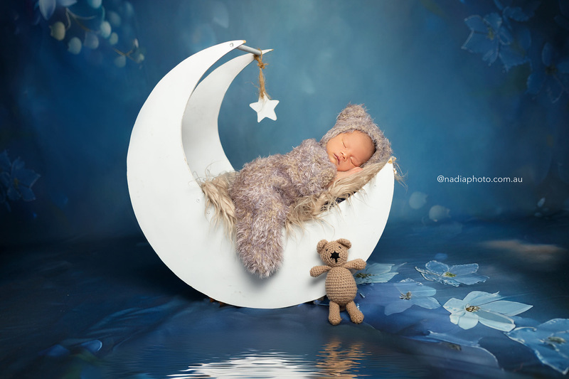 newborn photographer brisbane by Nadia Photo