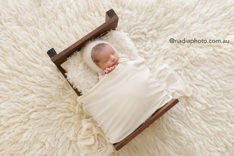 newborn photographer brisbane by Nadia Photo