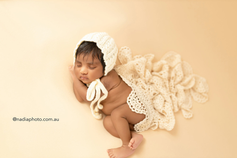 newborn photographer brisbane by Nadia Photo